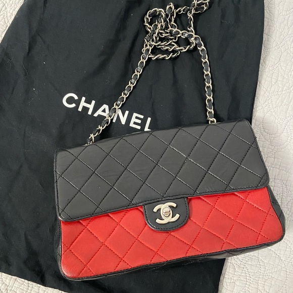 CHANEL Handbags - ‼️SOLD‼️CHANEL Vintage Classic Medium Flap Bag